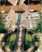 obálka: Chrámy peněz